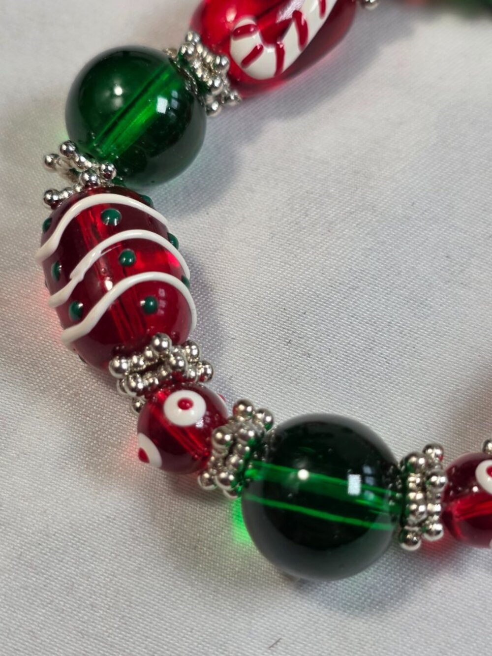 Christmas Holiday Glass Bead Stretch Bracelet Snowman Candy Cane Red Green - Picture 6 of 10